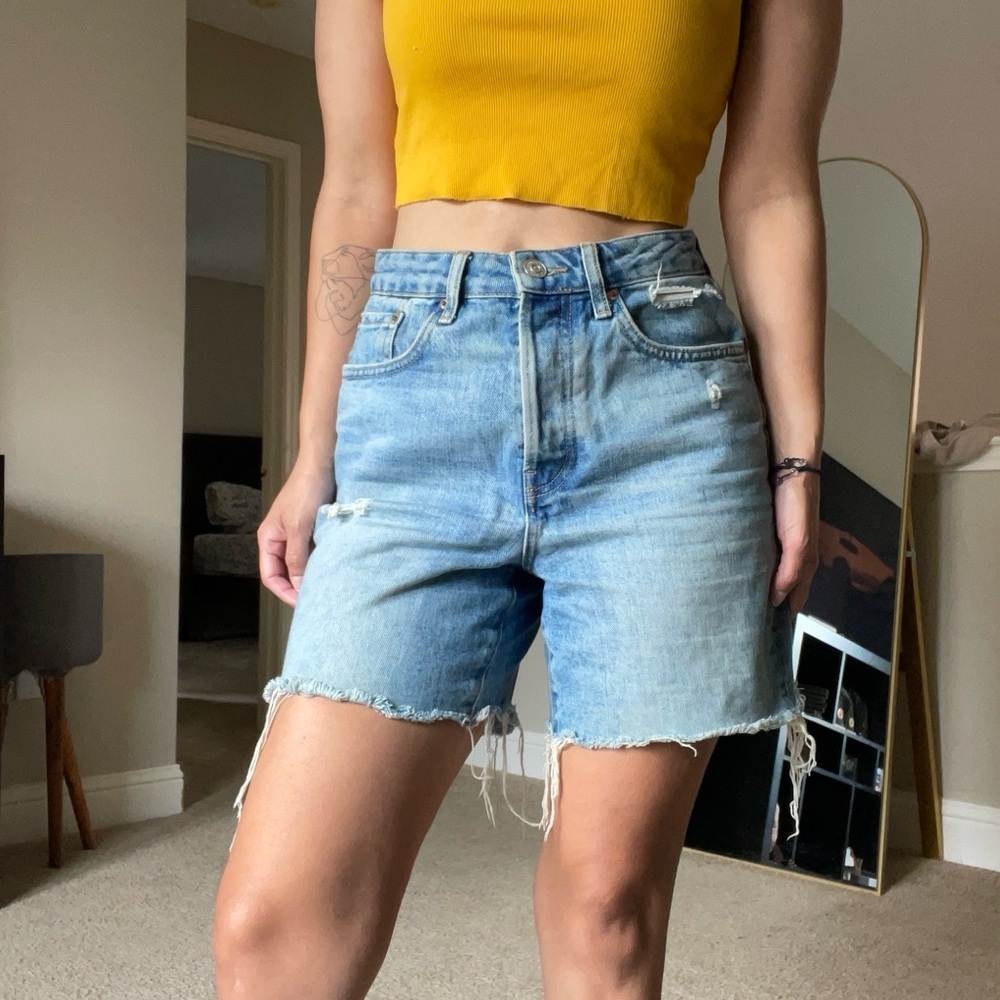 BDG Urban Outfitters 90’s Long Inseam Short size 27